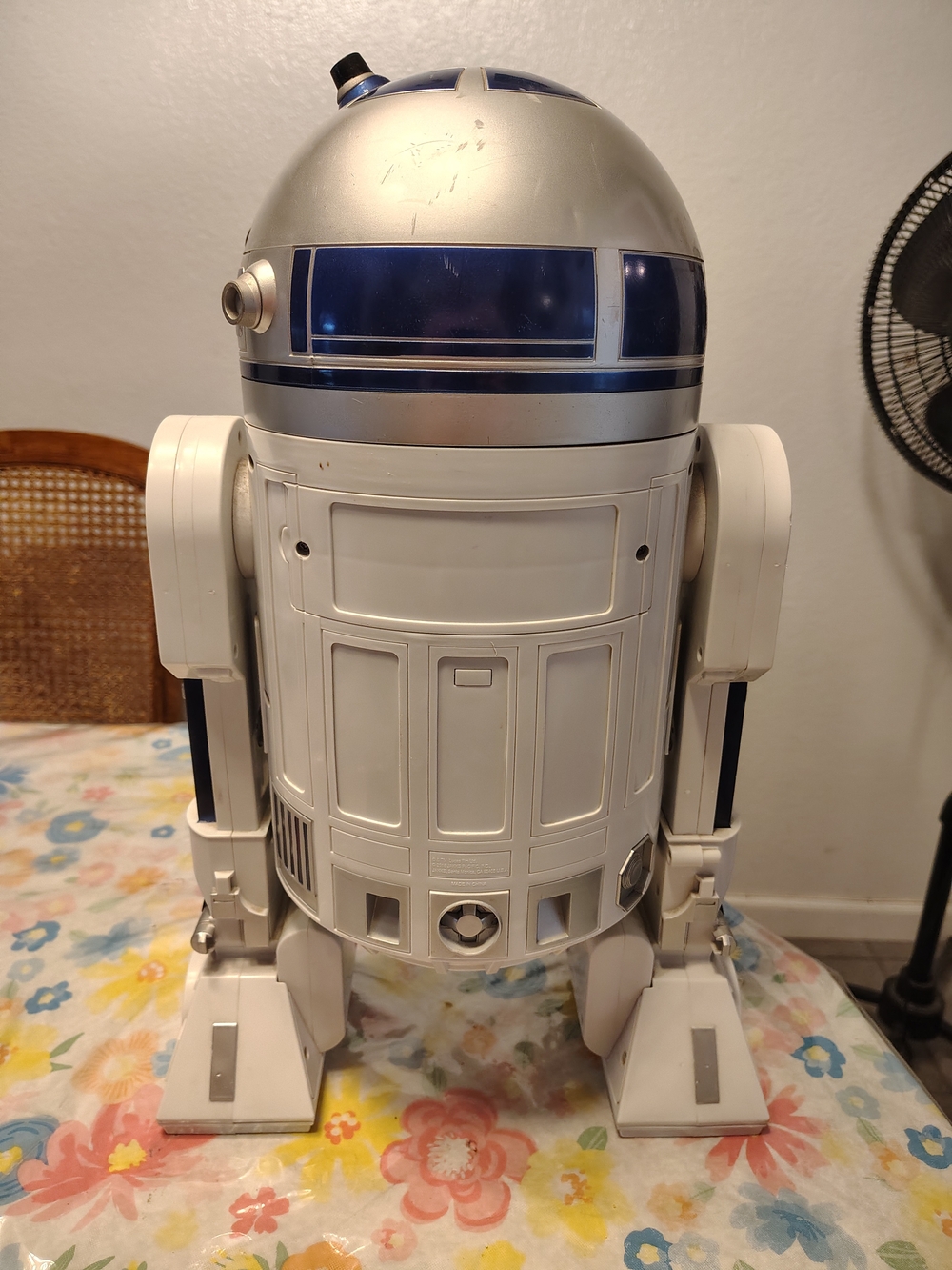 R2-D2 Styled Astromech Droid - White & Blue Collectible - Picture 3 of 5
